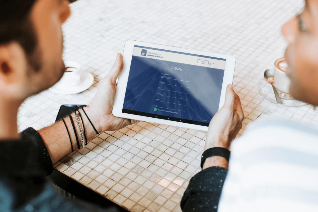 AXA Broker App: secure banking in your pocket